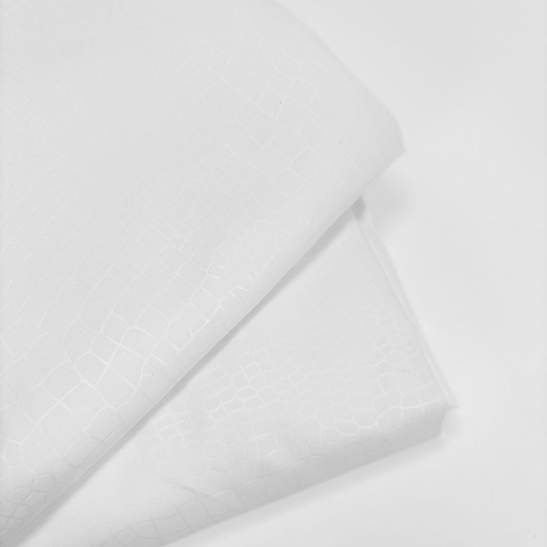 Completo Letto No Stiro Martellato Matrimoniale Bianco per Hotel e BeB